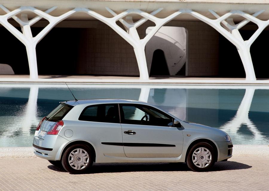  Fiat Stilo 2002 года  (фото 126 из 177)
